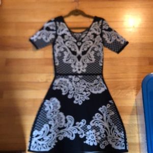 REVERSIBLE black & grey patterned dress.